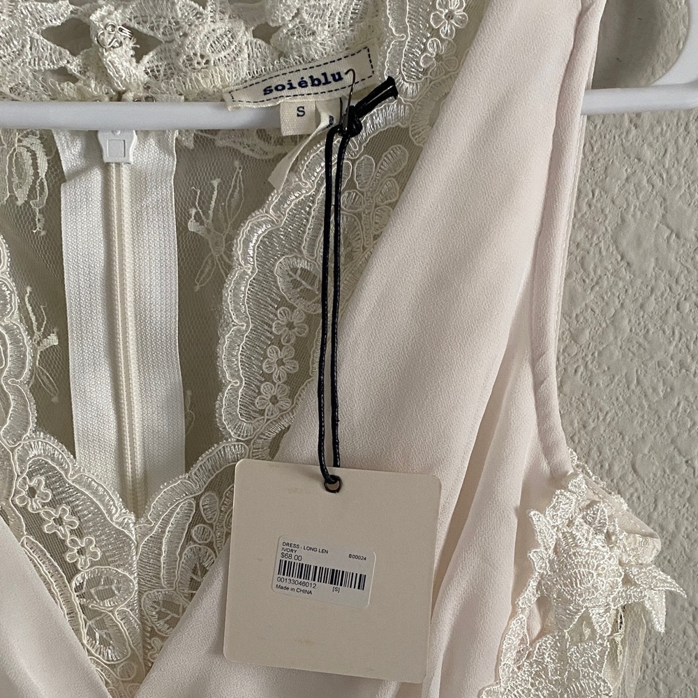 Soieblu Elegant White Lace Dress - Picture 2 of 8